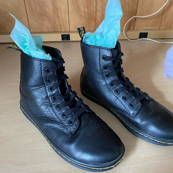 Dr Martens - Picture 3 of 3